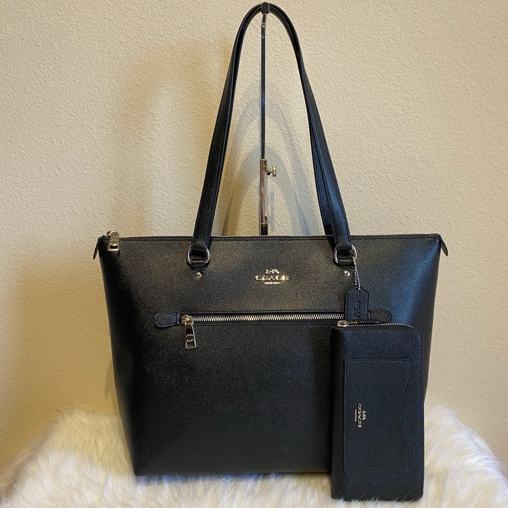Coach purse and wallet set